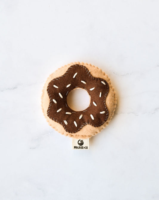 Donut - Chocolate sprinkles -  Kattenspeelgoed - donut, kattenkruid, speeltje - Door Maudje & Co