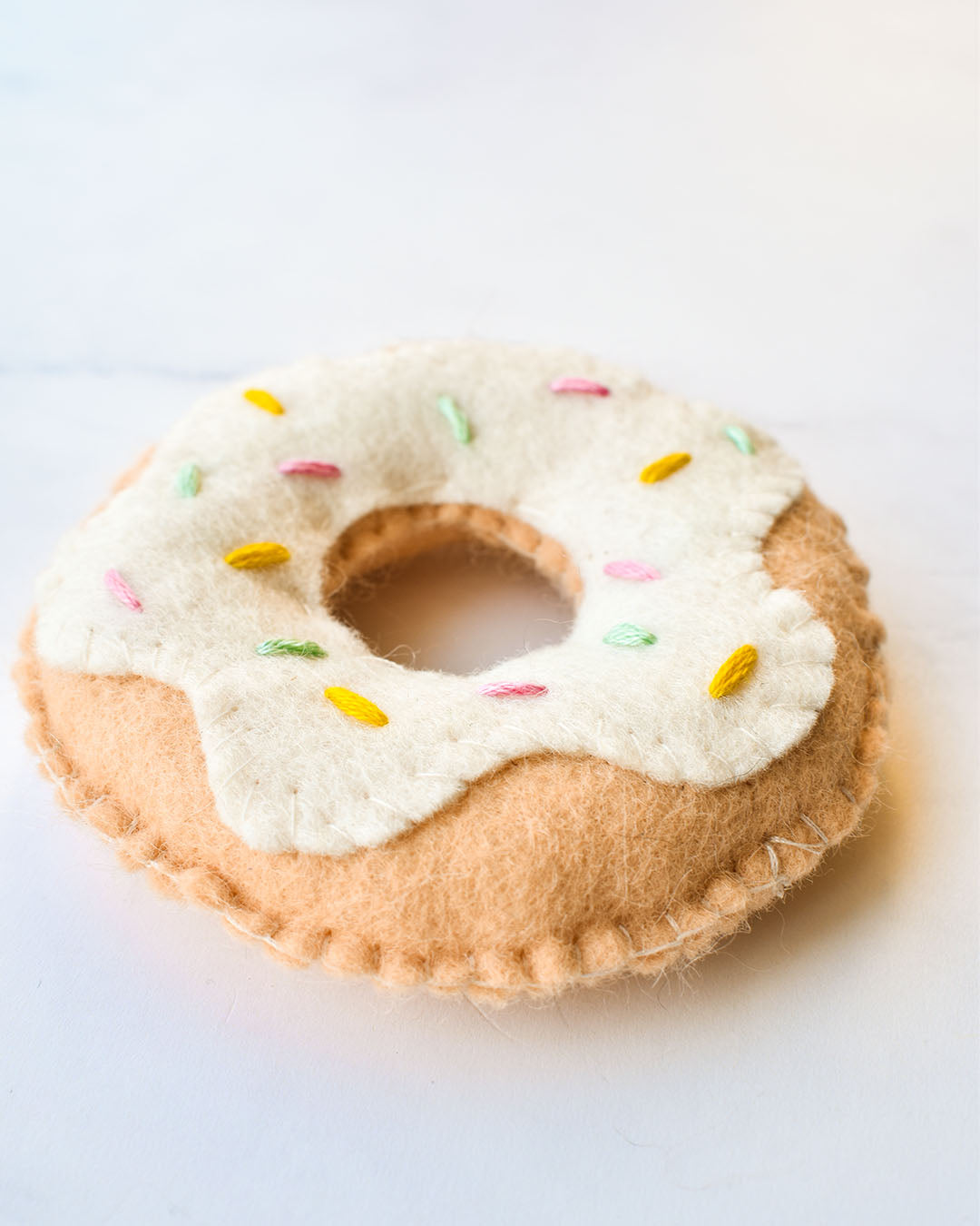 Donut - Vanilla vibes -  Kattenspeelgoed - donut, kattenkruid, speeltje - Door Maudje & Co